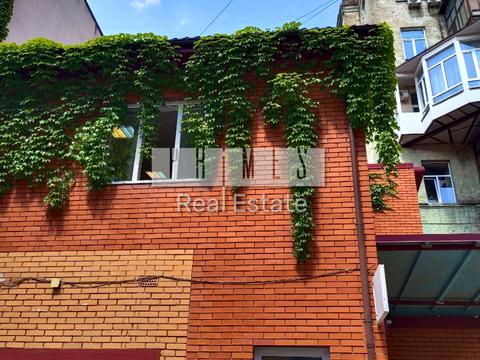 комерційна за адресою Велика Васильківська вул. (Червоноармійська), 28Б