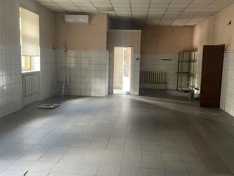 комерційна за адресою Тролейбусна вул., 7