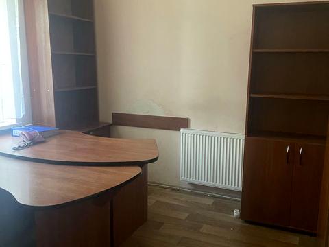 комерційна за адресою Тролейбусна вул., 7