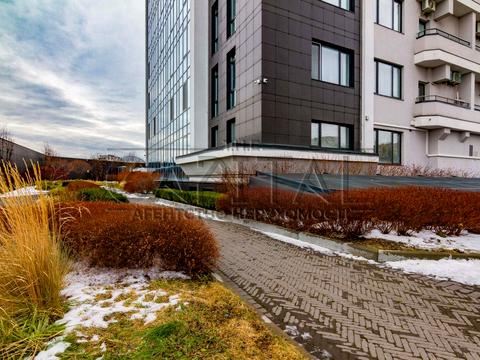 комерційна за адресою Левка Лук'яненка вул. (Маршала Тимошенка), 19