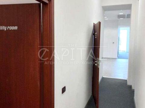 коммерческая по адресу Музейний пер., 4