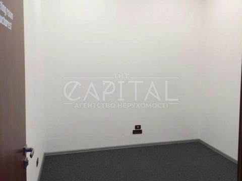 коммерческая по адресу Музейний пер., 4