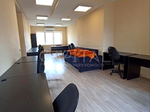 комерційна за адресою Велика Васильківська вул. (Червоноармійська), 9/2