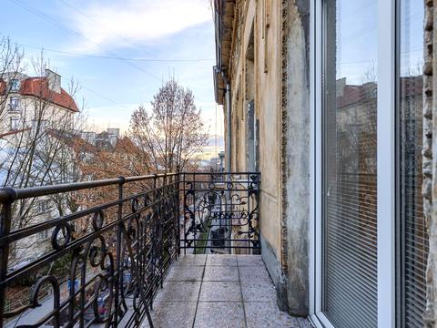 комерційна за адресою Івана Верхратського вул., 15