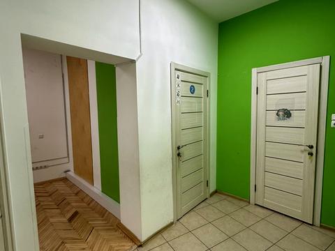 комерційна за адресою Переяславська вул., 19