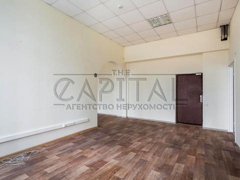 комерційна за адресою Василя Макуха вул. (Івана Шевцова), 1