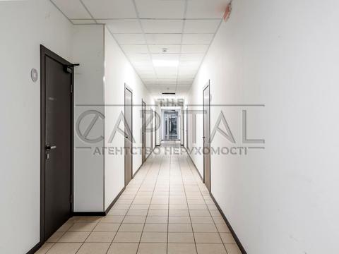 комерційна за адресою Василя Макуха вул. (Івана Шевцова), 1