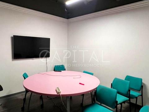 коммерческая по адресу Степана Бандеры просп. (Московський), 28а