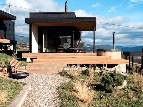 будинок за адресою Молодіжна вул.