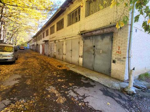 паркомісце за адресою Леоніда Перфецького вул., 14