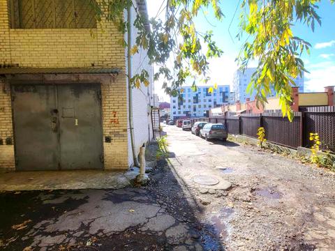 паркомісце за адресою Леоніда Перфецького вул., 14