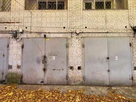 паркомісце за адресою Леоніда Перфецького вул., 14