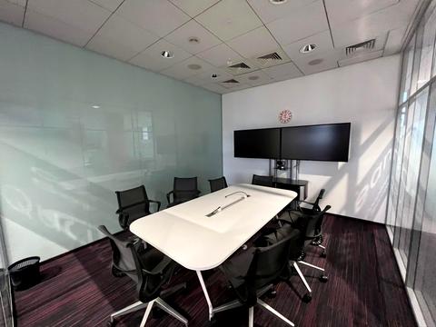 комерційна за адресою Новокостянтинівська вул., 18