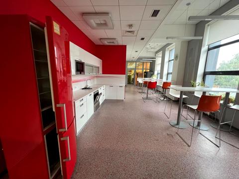 комерційна за адресою Новокостянтинівська вул., 18