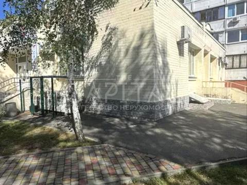 комерційна за адресою Соломії Крушельницької вул., 5