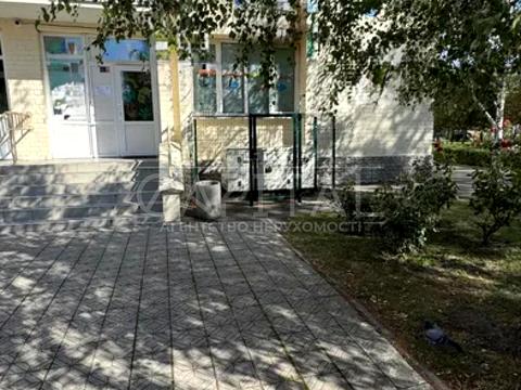 комерційна за адресою Соломії Крушельницької вул., 5