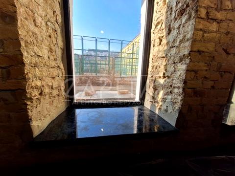 комерційна за адресою Костянтинівська вул., 27/29