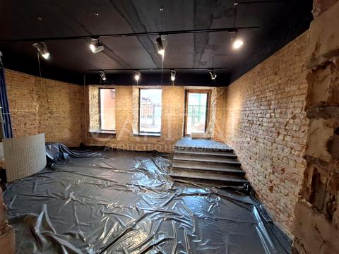 комерційна за адресою Костянтинівська вул., 27/29