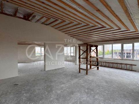 комерційна за адресою Райдужна, 1