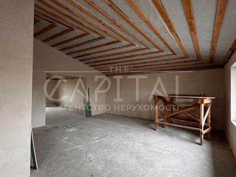 комерційна за адресою Райдужна, 1