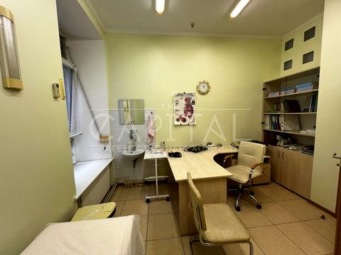 комерційна за адресою Січових Стрільців вул. (Артема), 42