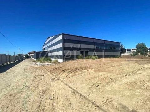 комерційна за адресою Білогородська вул., 1