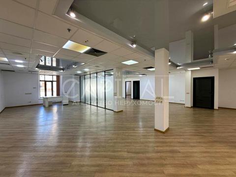 комерційна за адресою Басейна вул., 1/2