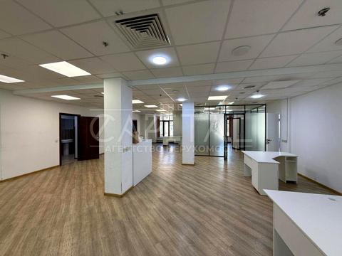 комерційна за адресою Басейна вул., 1/2