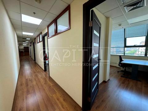 комерційна за адресою Басейна вул., 1/2