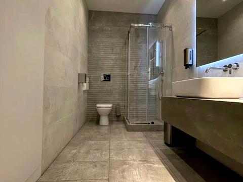 коммерческая по адресу Болсуновская ул. (Сергея Струтинского), 2