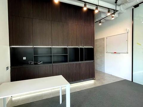 коммерческая по адресу Болсуновская ул. (Сергея Струтинского), 2