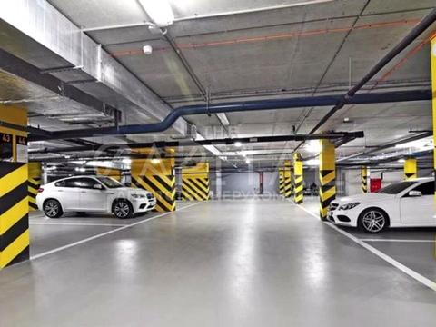 паркомісце за адресою Іоанна Павла II вул. (Патріса Лумумби), 12