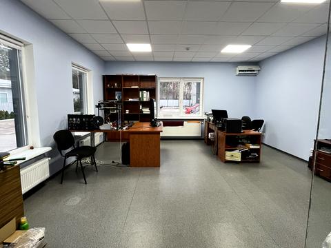 комерційна за адресою Дахнівська вул., 50