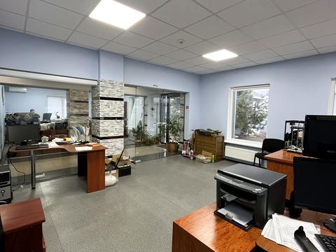 комерційна за адресою Дахнівська вул., 50