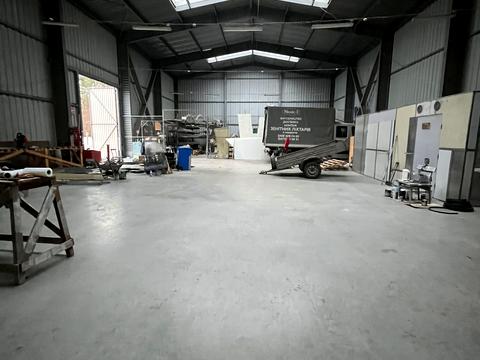 комерційна за адресою Дахнівська вул., 50