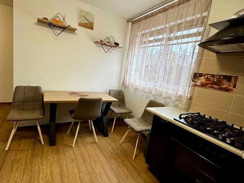 будинок за адресою Героїв Майдану вул. (1 Листопада), 1