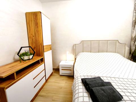 квартира за адресою Літературна вул., 8