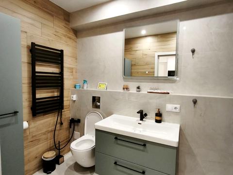 квартира за адресою Літературна вул., 8