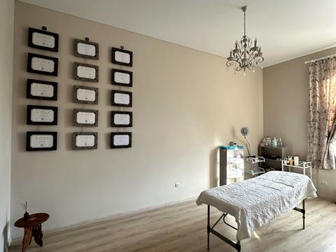 комерційна за адресою Корятовича пл., 3