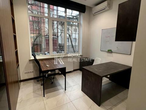 комерційна за адресою Київ, Полтавська вул., 12