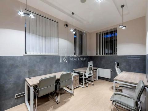 комерційна за адресою Воздвиженська вул., 22