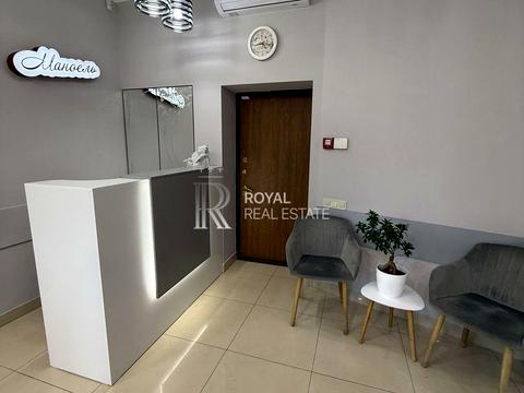 комерційна за адресою В'ячеслава Чорновола вул., 27