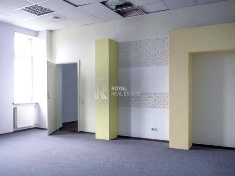 коммерческая по адресу Героїв Космосу ул., 4