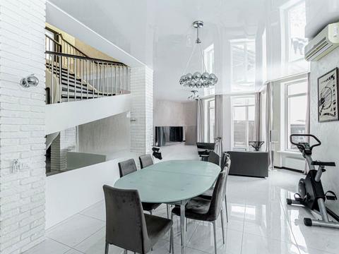 дом по адресу Київська вул.