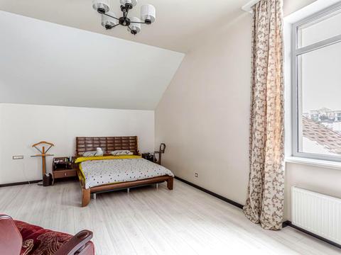 дом по адресу Київська вул.