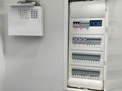 комерційна за адресою Гурія Бухала вул. (6-та Гвардійська), 13