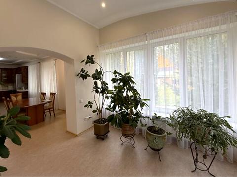 будинок за адресою смт. Козин, Київська вул.