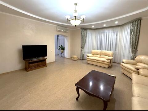 будинок за адресою смт. Козин, Київська вул.