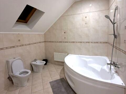 будинок за адресою смт. Козин, Київська вул.