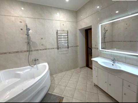 будинок за адресою смт. Козин, Київська вул.